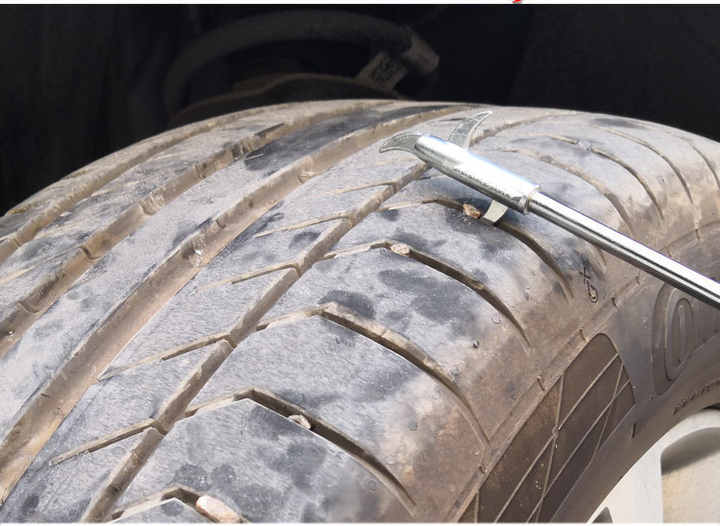 TreadHead® 2-in-1 Tire Cleaning & Stone Removal Tool – Heavy-Duty Ergonomic Grip, Detachable Head, Multipurpose for Car & Bike Tire Care